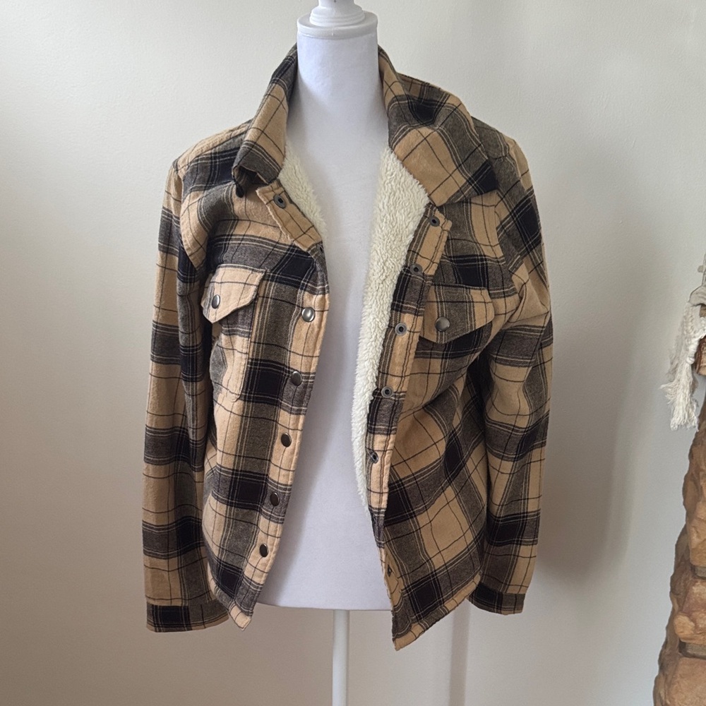 NWT Lucky Brand Black and Tan Plaid Teddy Jacket snap down Sherpa lined M - Picture 1 of 6